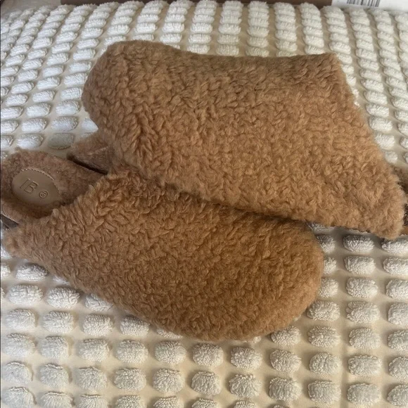 Cozy Brown Shearling Slippers - Picture 7 of 7